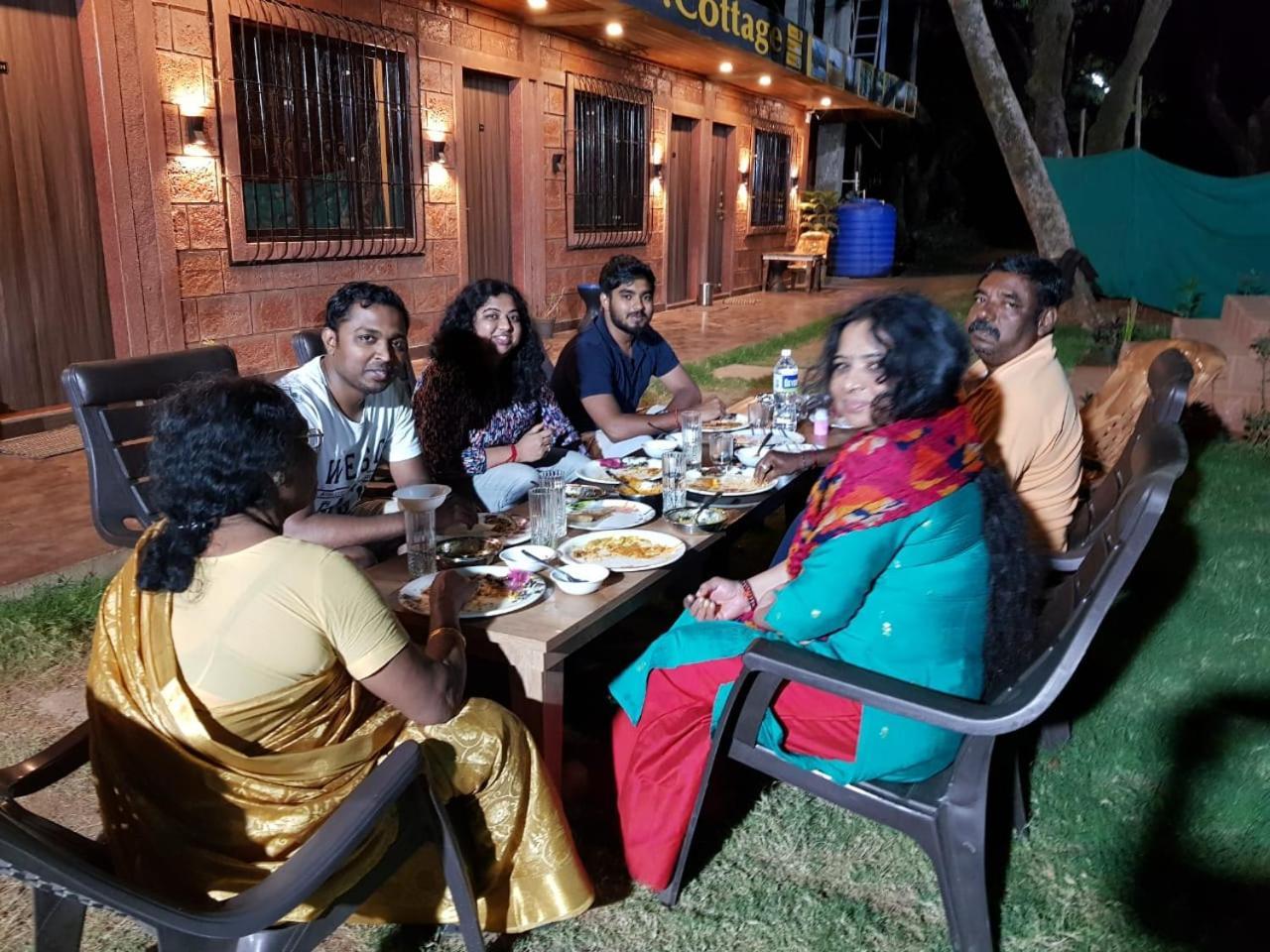 C P Cottage Mahābaleshwar Extérieur photo