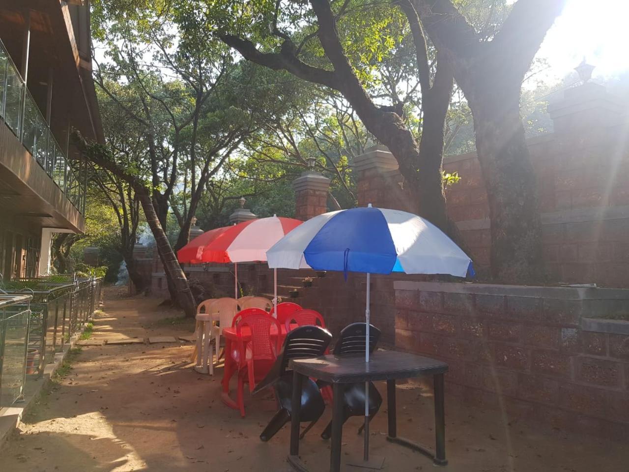 C P Cottage Mahābaleshwar Extérieur photo