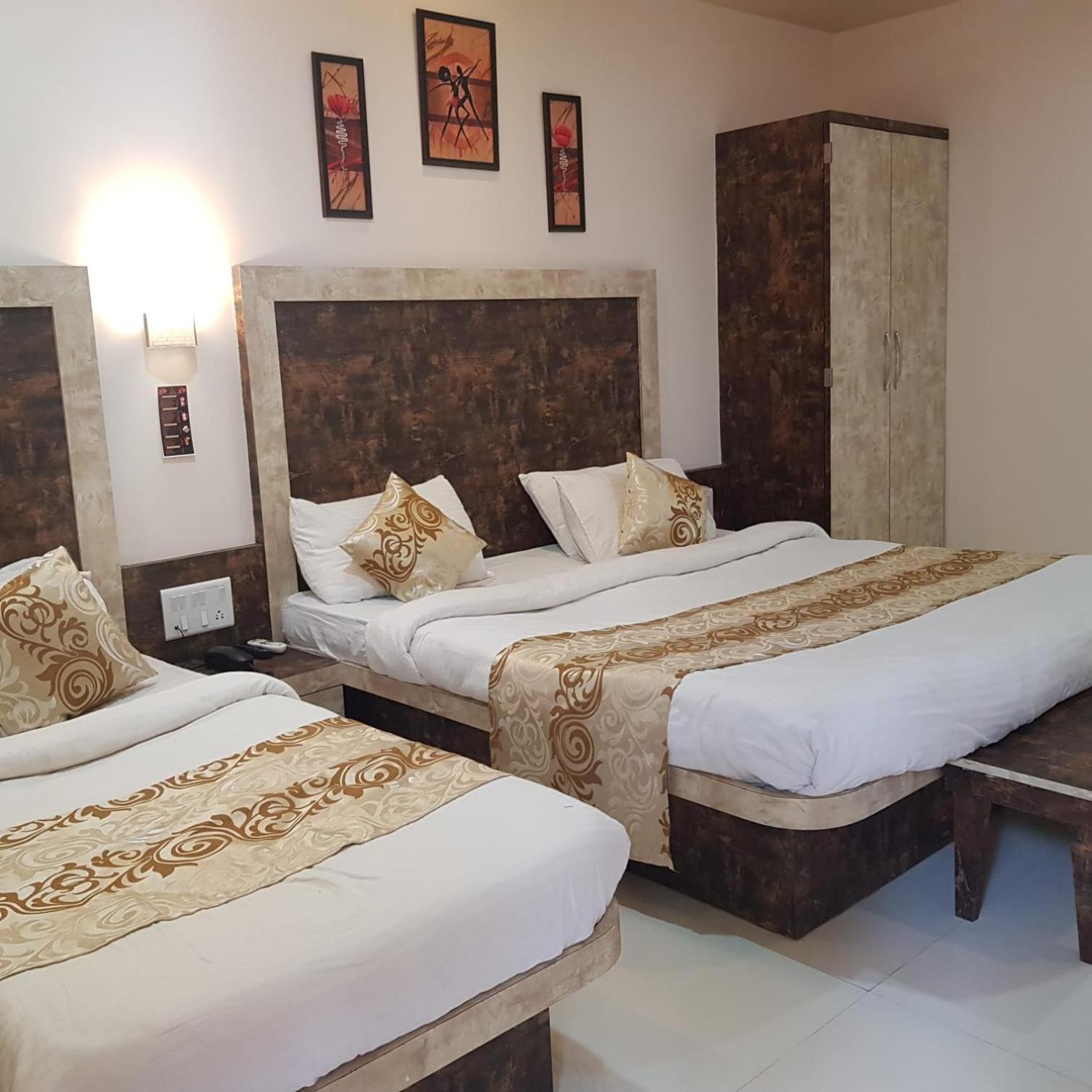 C P Cottage Mahābaleshwar Extérieur photo
